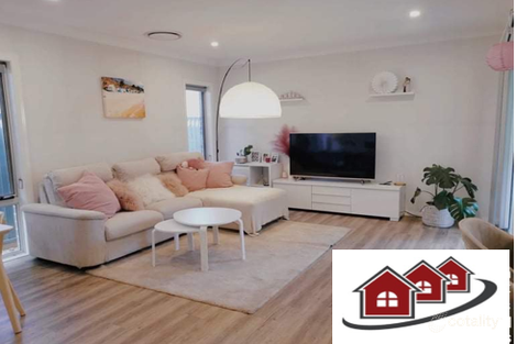 Property photo of 30 Izaac Circuit Jordan Springs NSW 2747