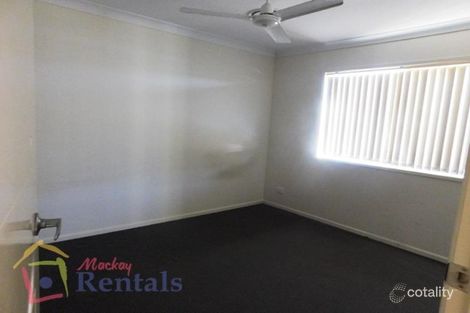 Property photo of 5 Surrey Court Ooralea QLD 4740