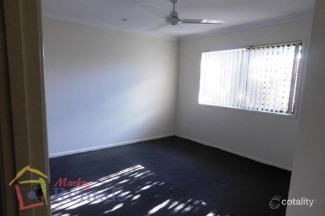 Property photo of 5 Surrey Court Ooralea QLD 4740