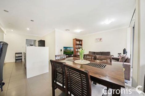 8 Worchester Cres, Wakerley, QLD 4154