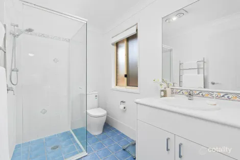 Property photo of 6 Hillgrove Close Ourimbah NSW 2258