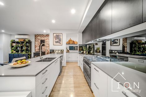 Property photo of 5 Blackhazel Crescent Clyde North VIC 3978