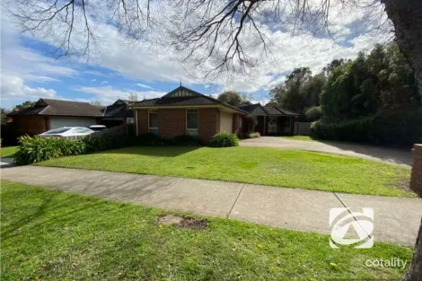 27 Melville Park Dr, Berwick, VIC 3806