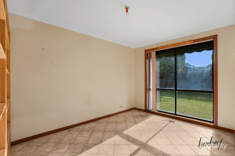 Property photo of 4 Walton Close Craigieburn VIC 3064
