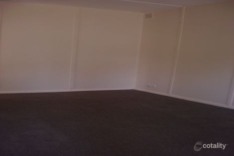 Property photo of 33 Henderson Road Queanbeyan NSW 2620