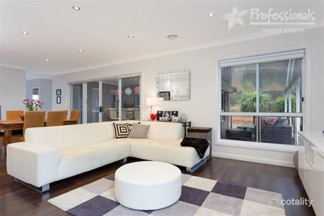 Property photo of 120 Kaloona Drive Bourkelands NSW 2650