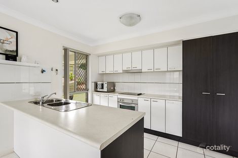 Property photo of 28 Sunrise Crescent Regents Park QLD 4118