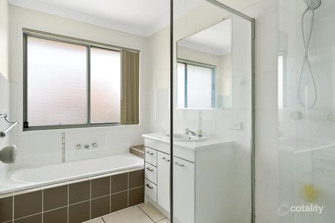Property photo of 28 Sunrise Crescent Regents Park QLD 4118