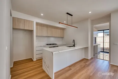 Property photo of 14 Bloom Street Clyde North VIC 3978