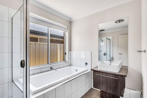 Property photo of 13 The Circuit Smithfield SA 5114