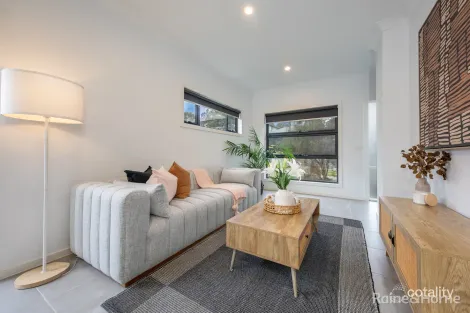 Property photo of 13/14 Outlook Way Sunbury VIC 3429