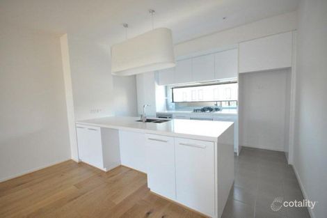 Property photo of 32 Central Park Walk Cheltenham VIC 3192