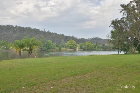 6 Holmes Dr, Cumberland Reach, NSW 2756