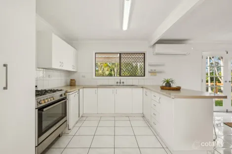 Property photo of 16 Jakari Court Strathpine QLD 4500