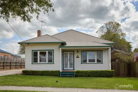 13 Hopetoun Rd, Drouin, VIC 3818