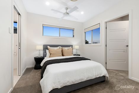 Property photo of 49 Ferrymans Court Helensvale QLD 4212