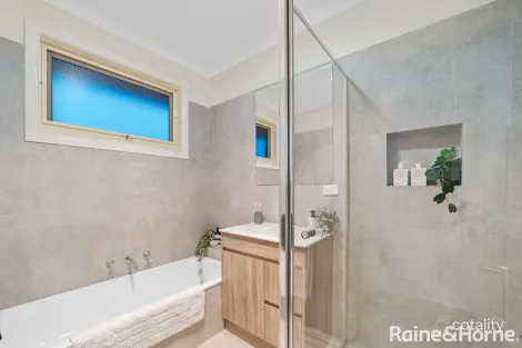 Property photo of 16 Magra Place Roxburgh Park VIC 3064
