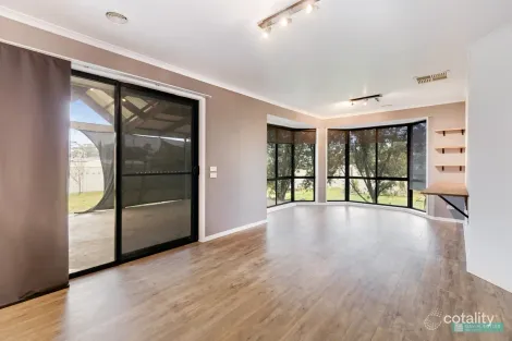 Property photo of 11 The Heath Eaglehawk VIC 3556