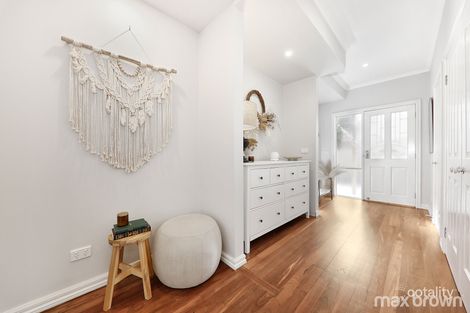 Property photo of 2/6 Swinburne Avenue Mooroolbark VIC 3138