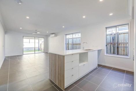Property photo of 52 East Beaumont Road Park Ridge QLD 4125