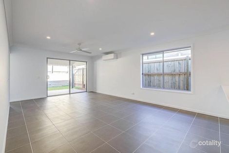 Property photo of 52 East Beaumont Road Park Ridge QLD 4125
