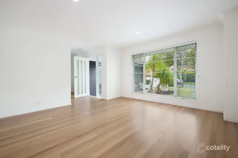 Property photo of 4 Royal Court Ashmore QLD 4214