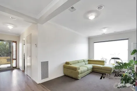 Property photo of 22 Stonehenge Drive Cobblebank VIC 3338