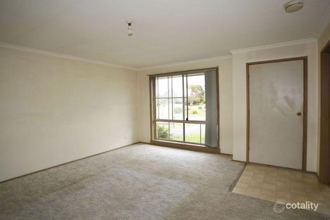 Property photo of 41 Maria Crescent Pakenham VIC 3810