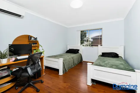Property photo of 2/40 Roberts Road Greenacre NSW 2190