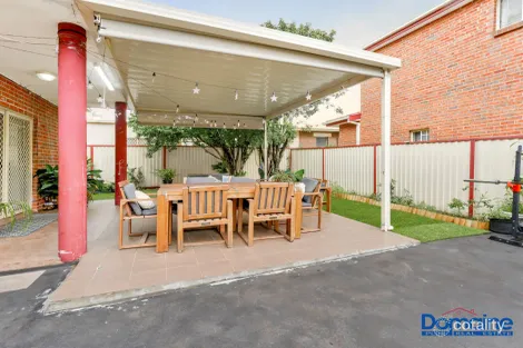 Property photo of 2/40 Roberts Road Greenacre NSW 2190