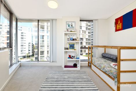 Property photo of 403/2 Discovery Point Place Wolli Creek NSW 2205