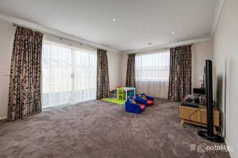 Property photo of 8 Licodia Drive Pakenham VIC 3810