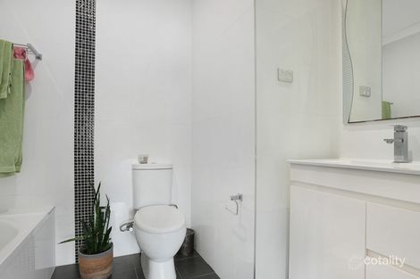 Property photo of 1/12 Cowper Street Fairy Meadow NSW 2519