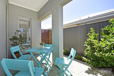 Property photo of 32 Summerville Boulevard Caversham WA 6055