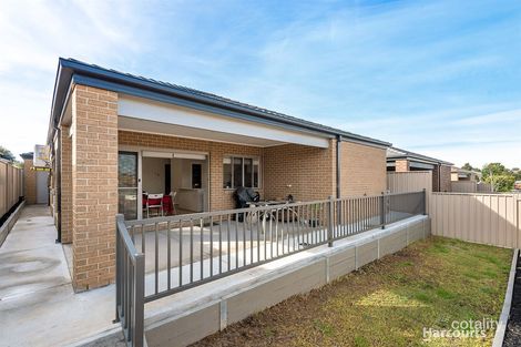 Property photo of 5 Leon Way Pakenham VIC 3810