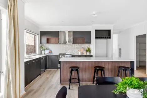 64 Tranquility Cres, Armstrong Creek, VIC 3217