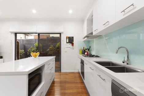 Property photo of 2/16 South Parade Blackburn VIC 3130