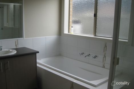 Property photo of 16 Pipetrack Circuit Cranbourne East VIC 3977