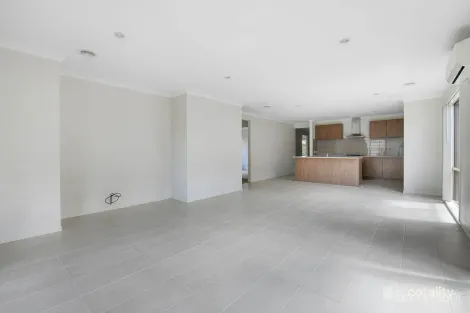 Property photo of 53 Gallery Way Pakenham VIC 3810