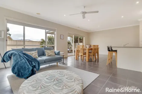 Property photo of 4/76 Barry Street Romsey VIC 3434