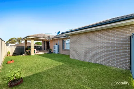 Property photo of 6 McCabe Place Rosemeadow NSW 2560