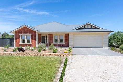 19 Jendarra Ct, Swanport, SA 5253