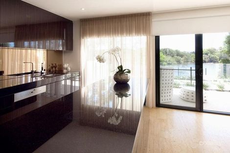 Property photo of 30 Theatre Drive Benowa QLD 4217