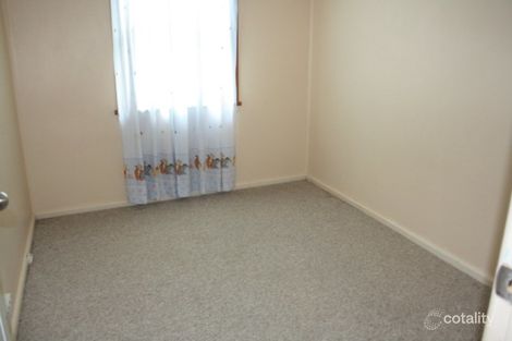 Property photo of 4 Cyprus Street Macquarie Fields NSW 2564