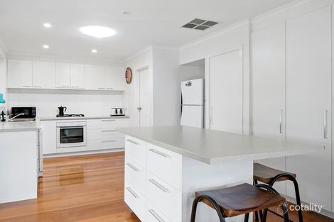 Property photo of 11 Platypus Court Ocean Grove VIC 3226
