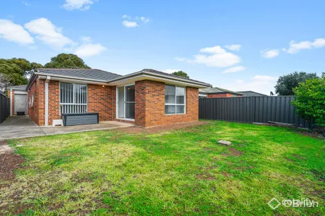 Property photo of 21 Howard Place Deer Park VIC 3023