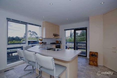 Property photo of 1 Hollyoak Haven Chirnside Park VIC 3116