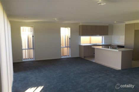 Property photo of 20 Bavaria Lane Pakenham VIC 3810