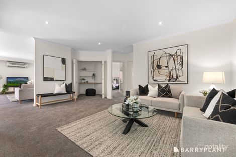 Property photo of 16 Seattle Square Narre Warren VIC 3805