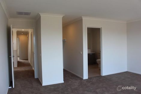 Property photo of 12 Berrima Court Cranbourne North VIC 3977